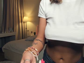 girl
        erline_may cam image #2432567