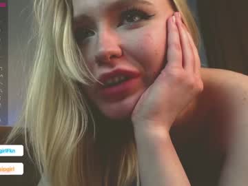 girl
        fkngossip cam image #198329