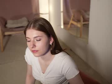 girl
        noel_pretty cam image #2710943
