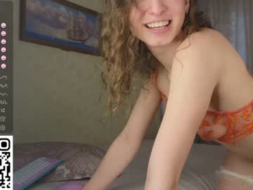 girl
        checkmypeach cam image #2332094