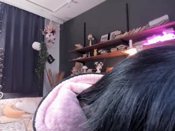 girl
        hinatabroks cam image #3786792