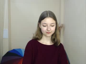 girl
        vivien_leight cam image #687903