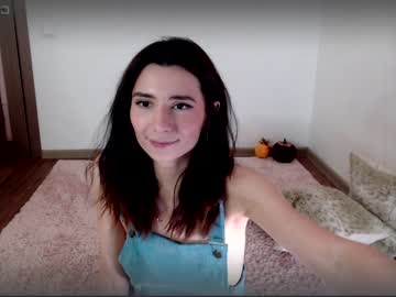 girl
        crystalnut cam image #107033