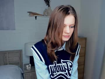 girl
        katy_best_ cam image #2505001