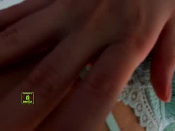 girl
        demurelixir cam image #2038346