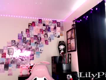 girl
        lilypixel cam image #1076833