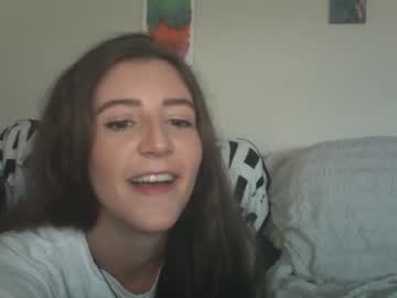 couple
        a_mariejuana69 cam image #1285108