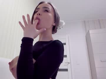 girl
        aminaswan_ cam image #1419543