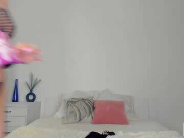 girl
        violetta_finch cam image #3032660