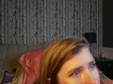girl
        lucy_gooosey cam image #1388456