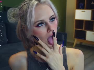 girl
        audreycarvin cam image #3217037