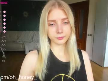 girl
        oh_honey_ cam image #1332692