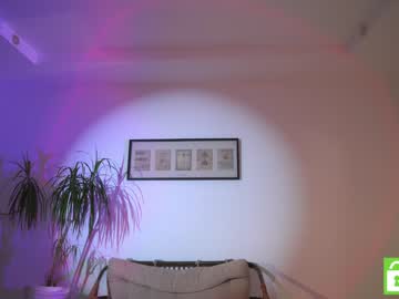 girl
        sophia_lean cam image #1420652