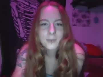 girl
        gingergardenia cam image #1887963