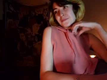girl
        dumbemoloo cam image #1662455