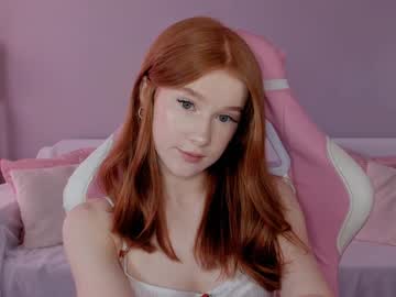 girl
        leahsthetics cam image #4265756