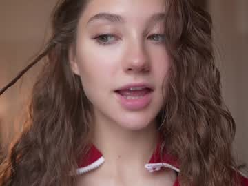girl
        mia_elfie cam image #4606076