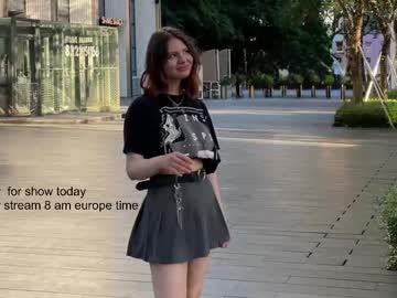 girl
        vikkishow cam image #4344248