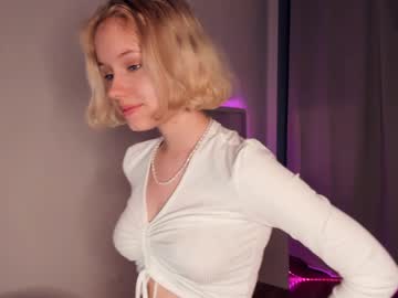 girl
        love_and___hope cam image #1433304