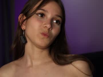 girl
        mellowpearl cam image #4595632