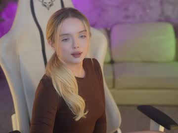 girl
        anabel054 cam image #4539120