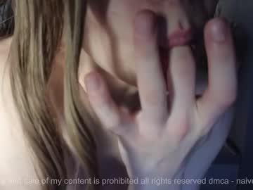 girl
        naive_love cam image #4157334