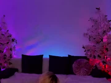 girl
        jessiccaburns cam image #3380287