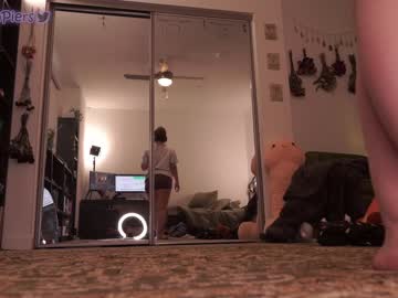 girl
        evelynpiers cam image #1324519