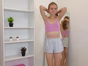 girl
        francesmontes cam image #1875272