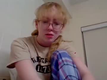 girl
        blonde_katie cam image #2302039