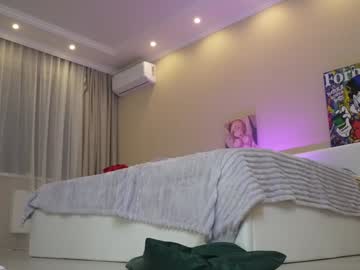 girl
        rosyemily cam image #3125486