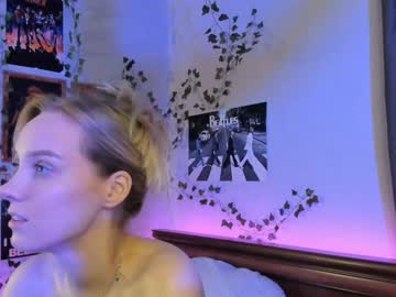 girl
        darleneferran cam image #3337073