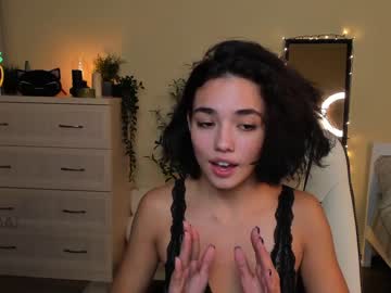girl
        ella_flar_ cam image #6321