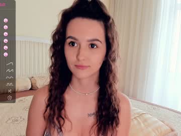 girl
        gq_alice cam image #1499895