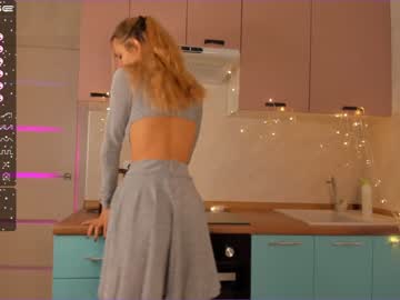 girl
        milanative cam image #480350