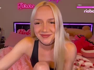 girl
        riababe cam image #4390053
