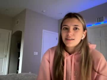 girl
        ameliarustova cam image #1072409