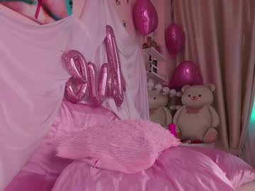 girl
        jollly_belle cam image #4428837