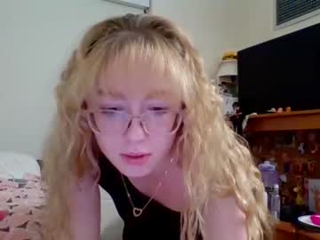 girl
        blonde_katie cam image #2569269