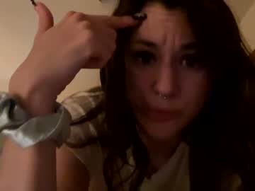 girl
        arielrayyy cam image #1020407