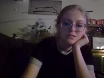 girl
        blondievix cam image #2159988