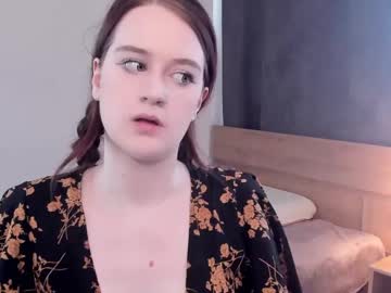 girl
        beatrixdurow cam image #2930528