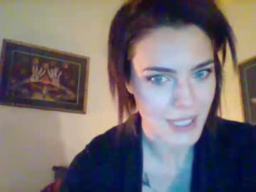 girl
        thea_chamelion cam image #1929986