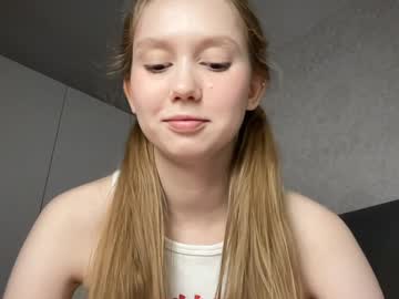 girl
        lizzy_cutie cam image #3521851