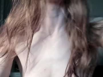 girl
        courtney_luv cam image #3689127
