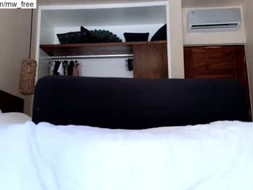 girl
        miiiawallace cam image #1221290