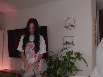 girl
        annie_dreams cam image #2244626