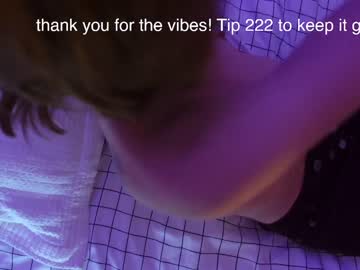 girl
        olive_nextdoor cam image #518431