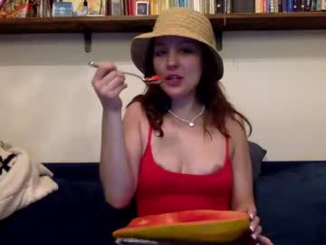 girl
        rosehiptea cam image #1072616