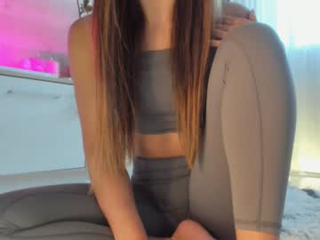 girl
        meryfoxxx cam image #2816319